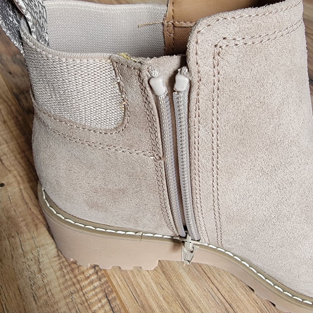 Universal Thread Cream Ankle Booties - Picture 5 of 8